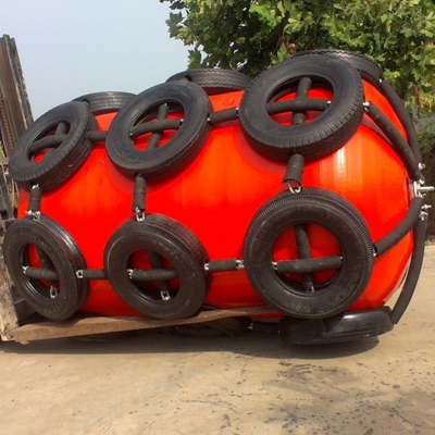 EVA समुद्री फोम फेंडर 3.3m * 6.5m Polyurethane त्वचा फ्लोटिंग फेंडर के साथ