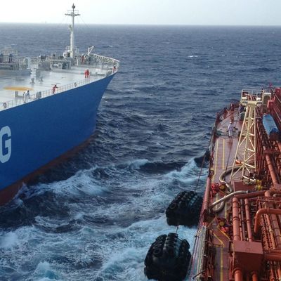 गैस वाहक डॉकिंग बम्पर के लिए ABS Q235 निकला हुआ किनारा 80Kpa समुद्री रबर बम्पर