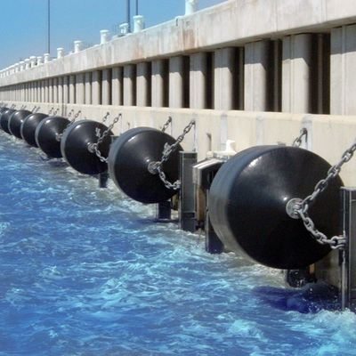 Polyurethane त्वचा फ्लोटिंग ईवा फोम भरा समुद्री फेंडर